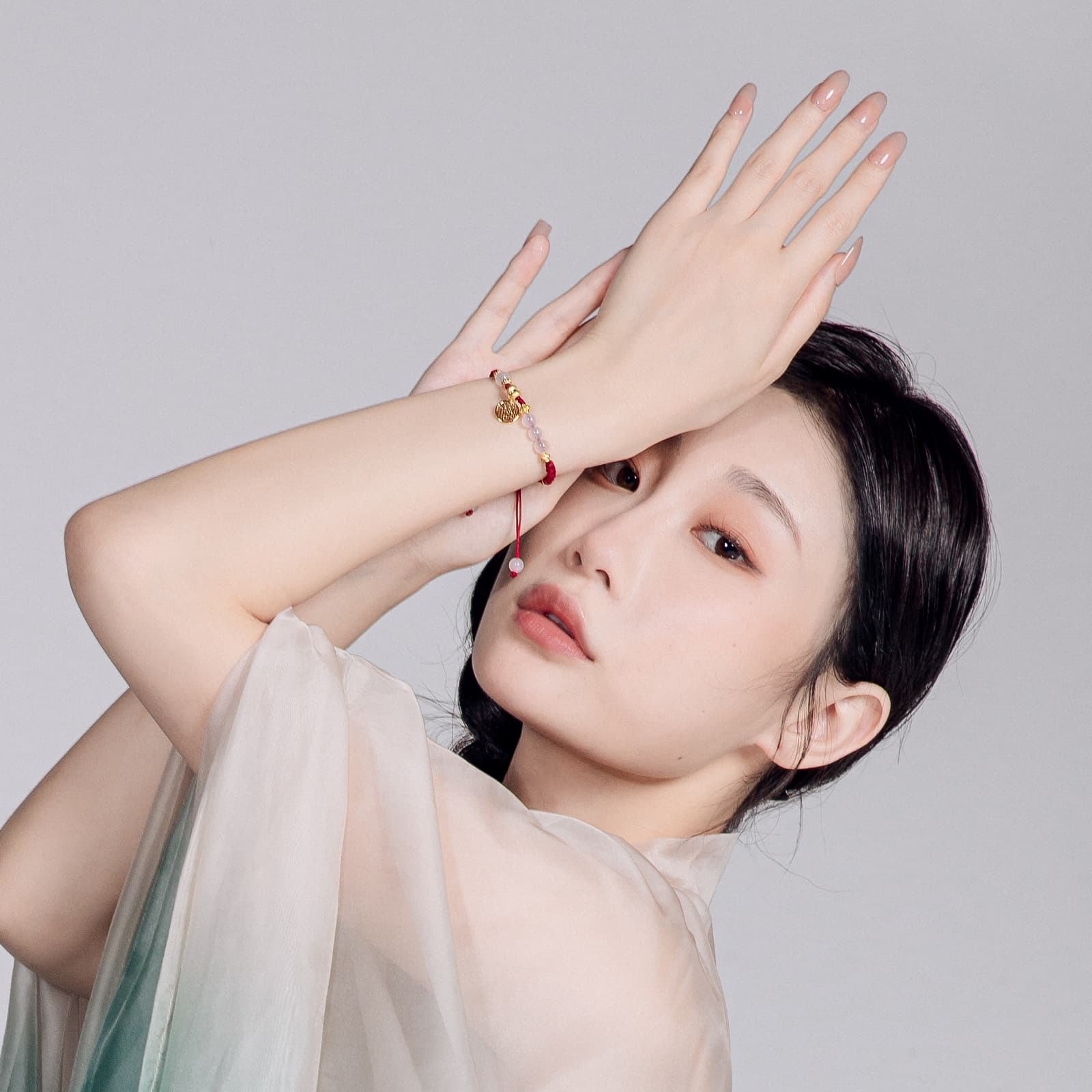 Браслеты Jodie&Kevin из халцедона унисекс