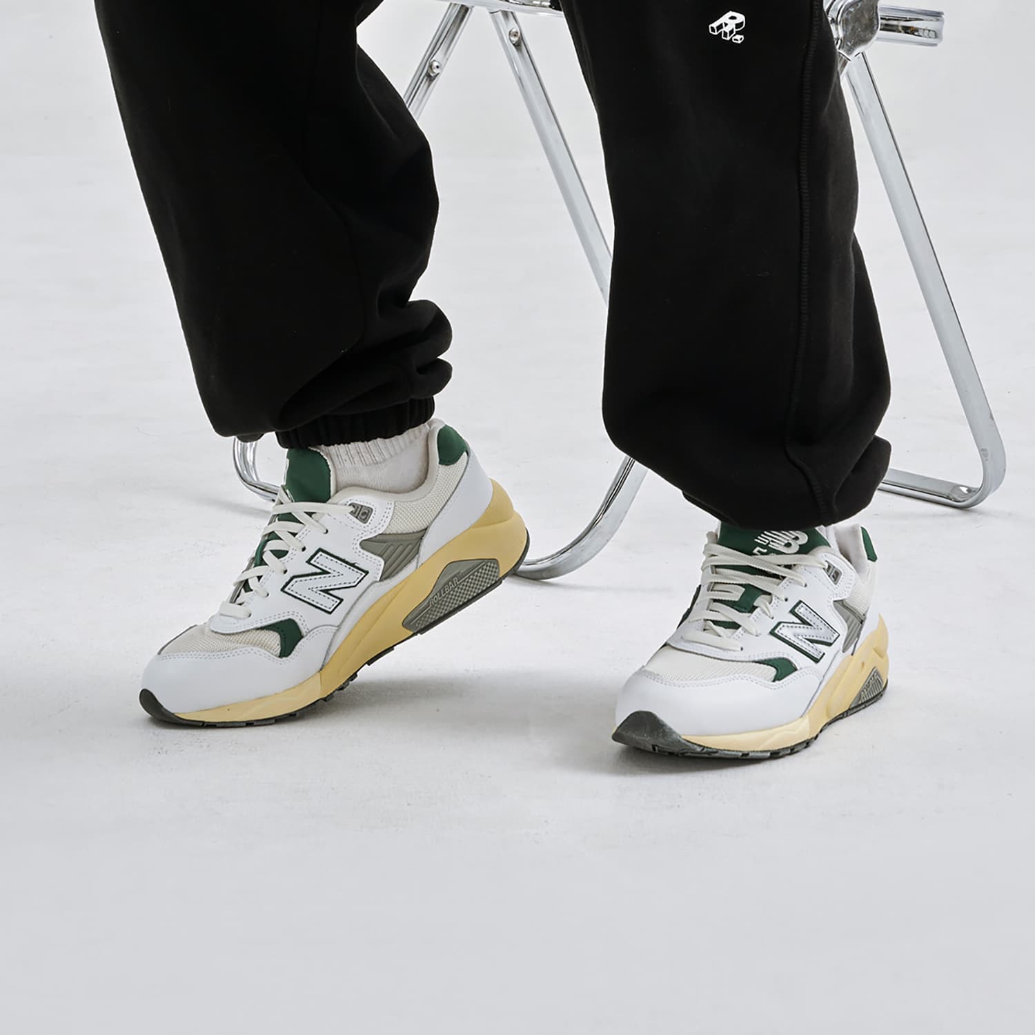 New Balance 580 Белый Ночные часы Зеленые