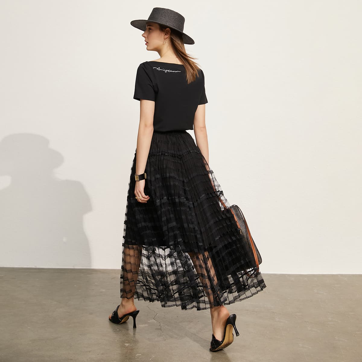 AMII Футболки женские