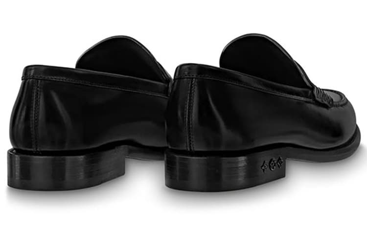 LOUIS VUITTON Лоферы Louis «Лакированный черный»