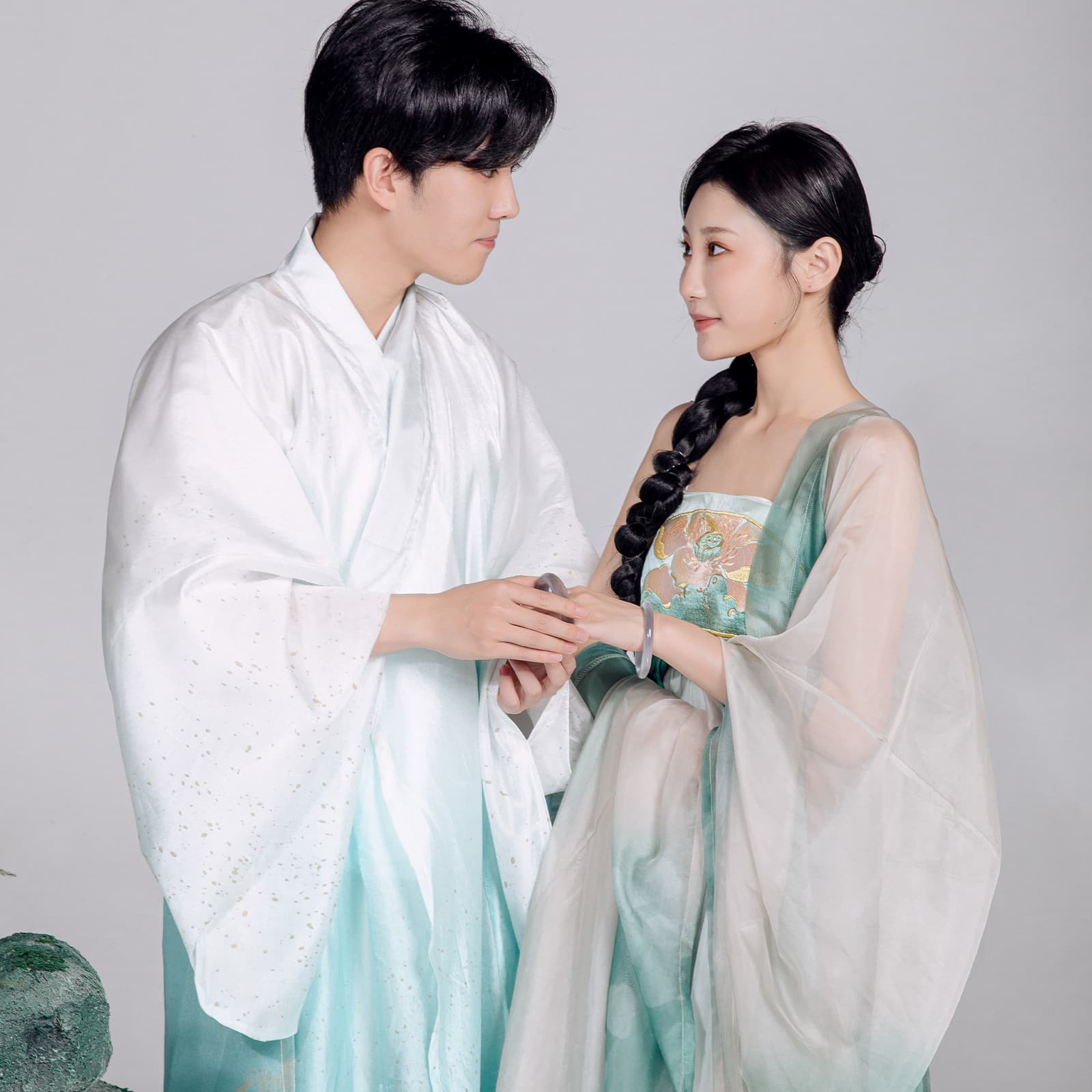 Женские браслеты Jodie&Kevin с цветной глазурью