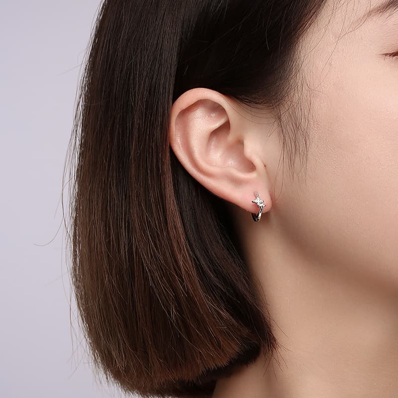 Женские изящные серебряные серьги TRUE ME 999 пробы