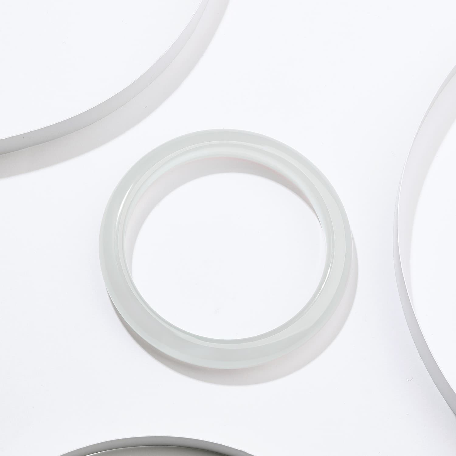 CHOW TAI SENG Женские браслеты из халцедона