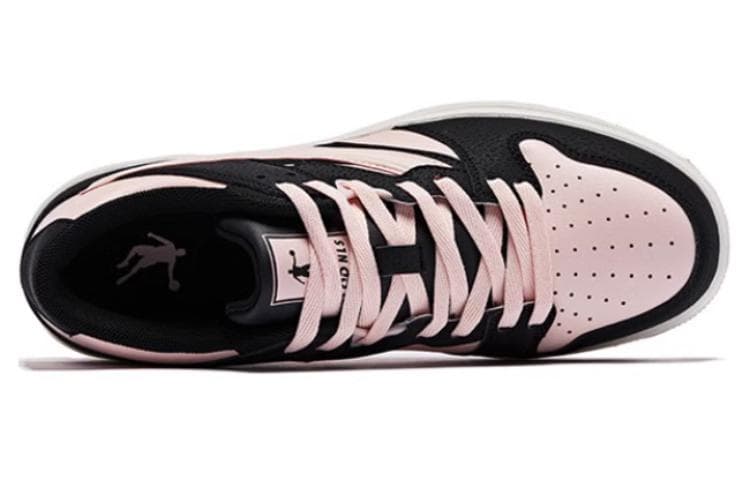 QIAODAN нескользящие, амортизирующие, устойчивые к истиранию легкие дышащие низкие туфли для скейтборда женские розовые, черные