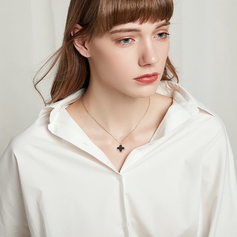 HOLLY RYAN Ожерелья женские