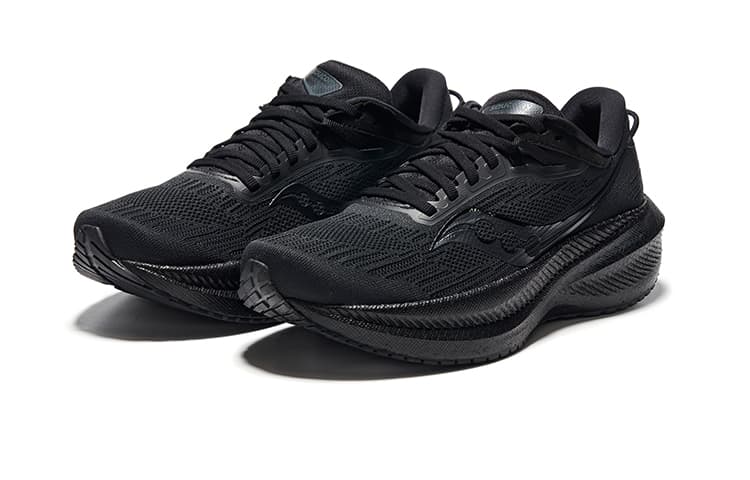 Saucony женские Triumph 21 'Triple Black'