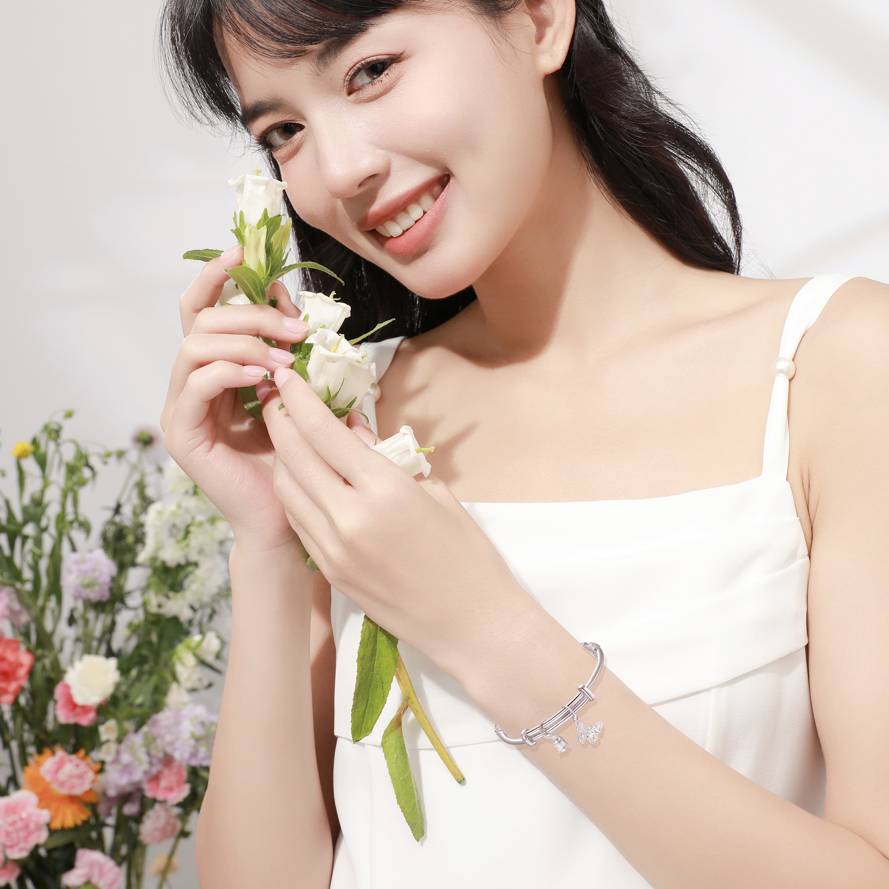 Женские браслеты VANA