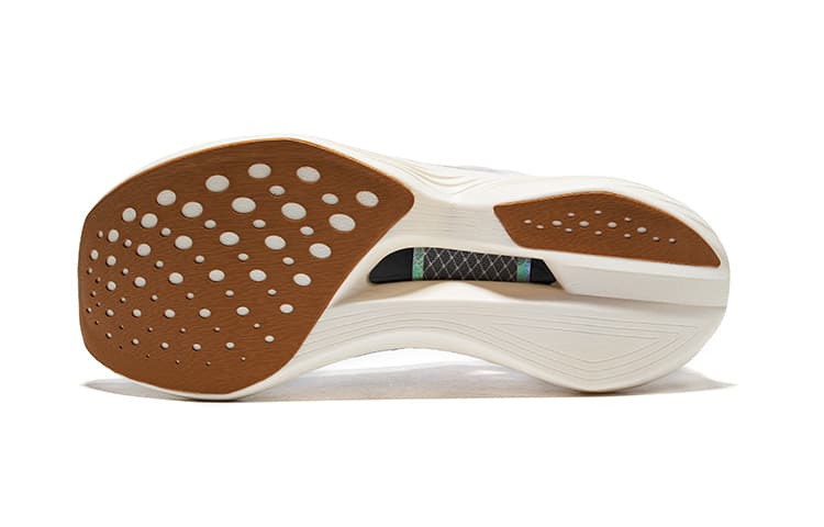 Saucony Endorphin Elite Белое Золото