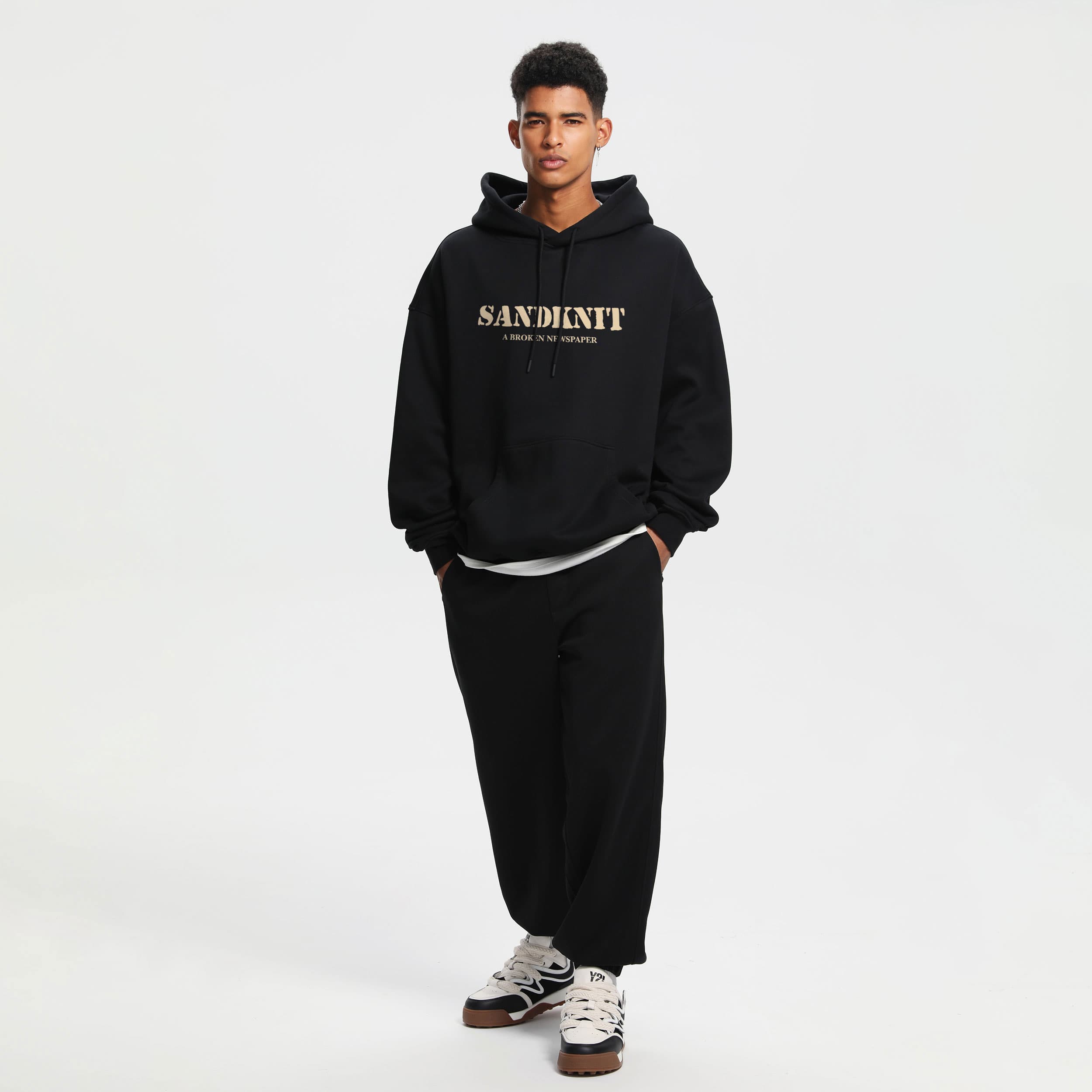 В комплект входит подарочная упаковка толстовки SandKnit унисекс