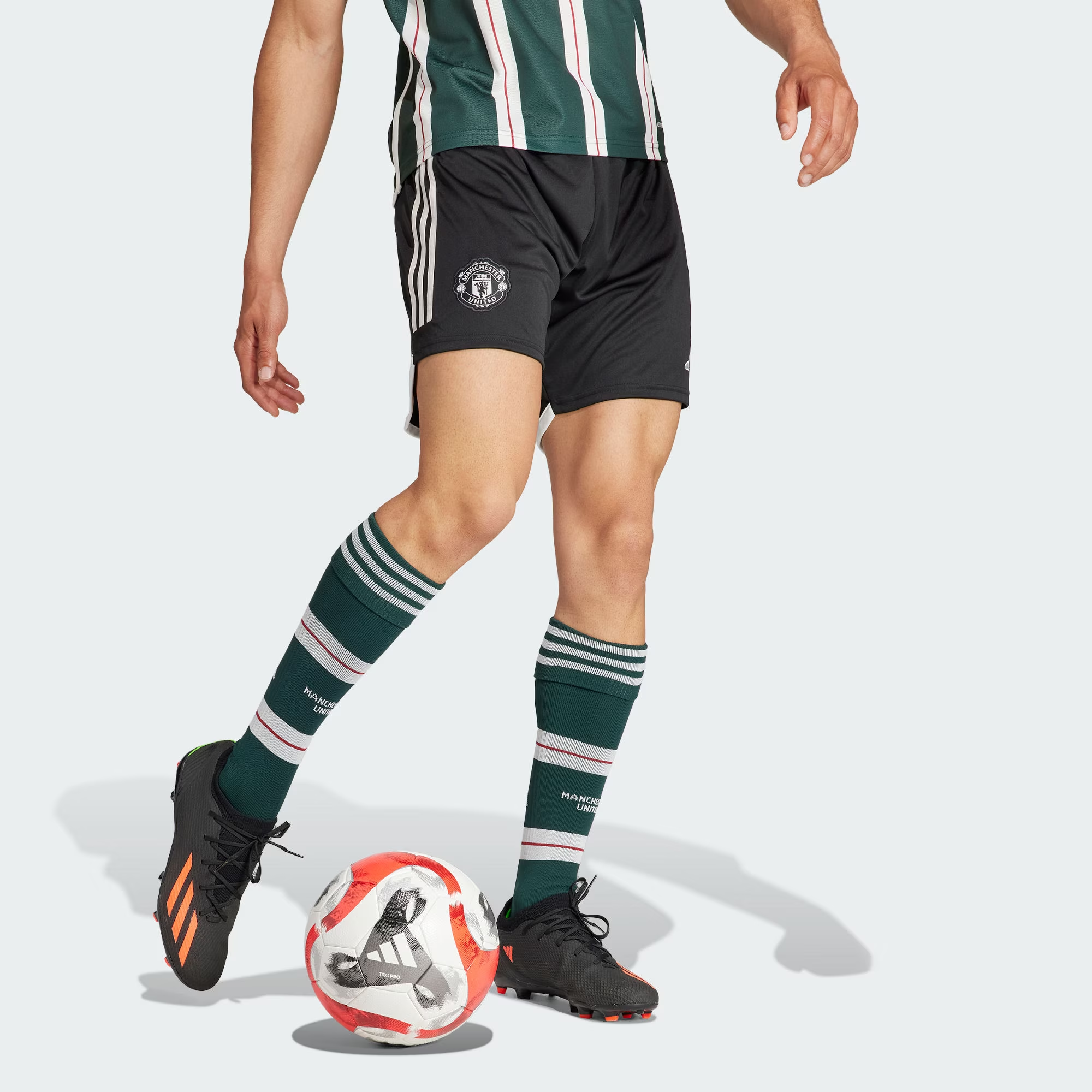 Футбольные брюки мужские Adidas MANCHESTER UNITED THEATRE OF DREAMS черные