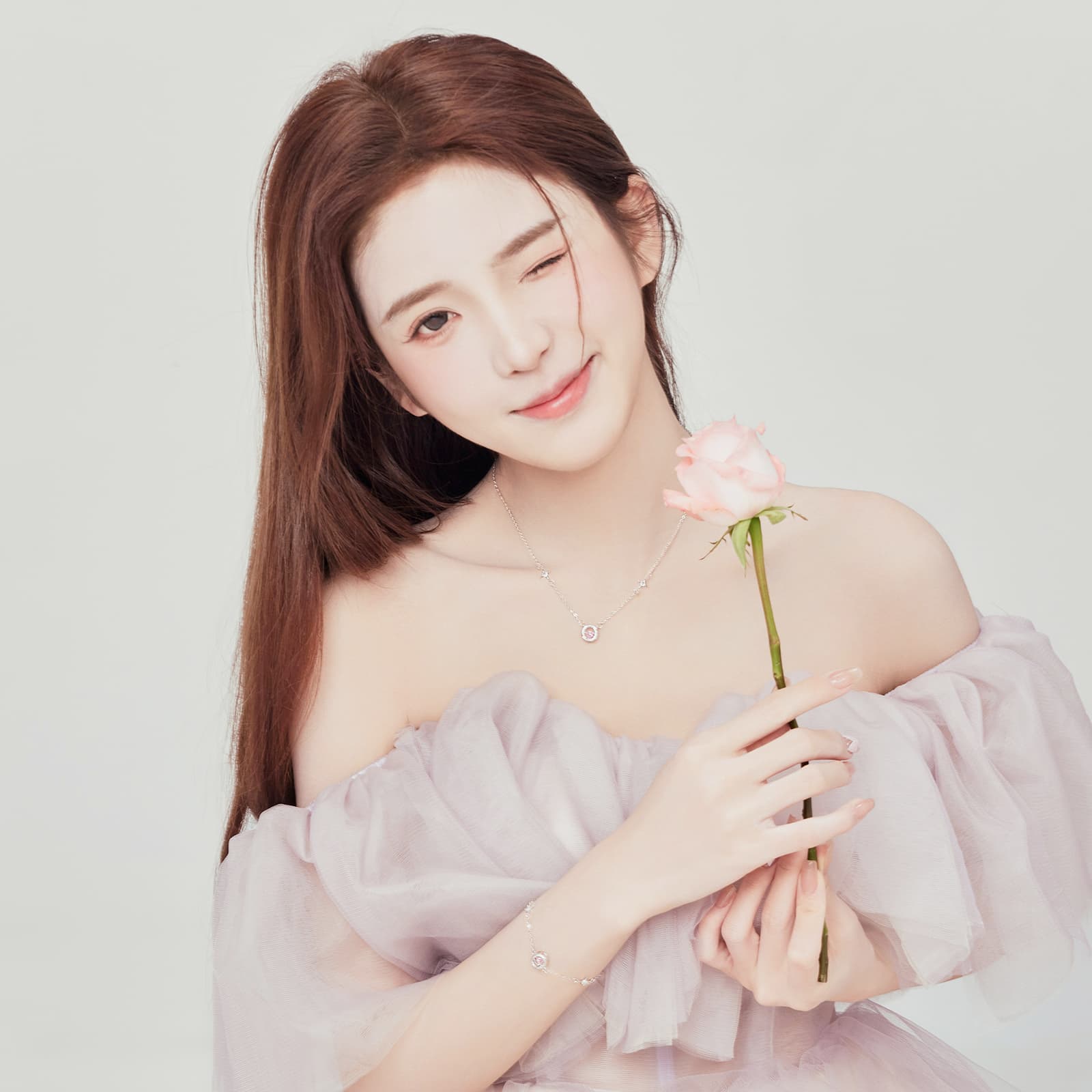 Ожерелья ERROR женские