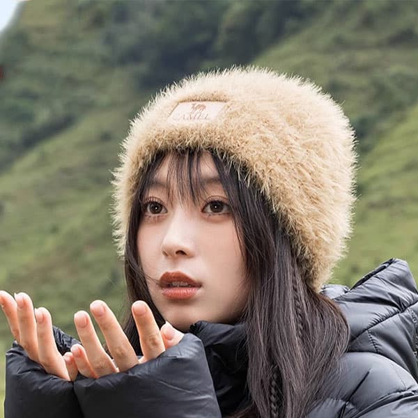 Женские шапки из полиамида CAMEL