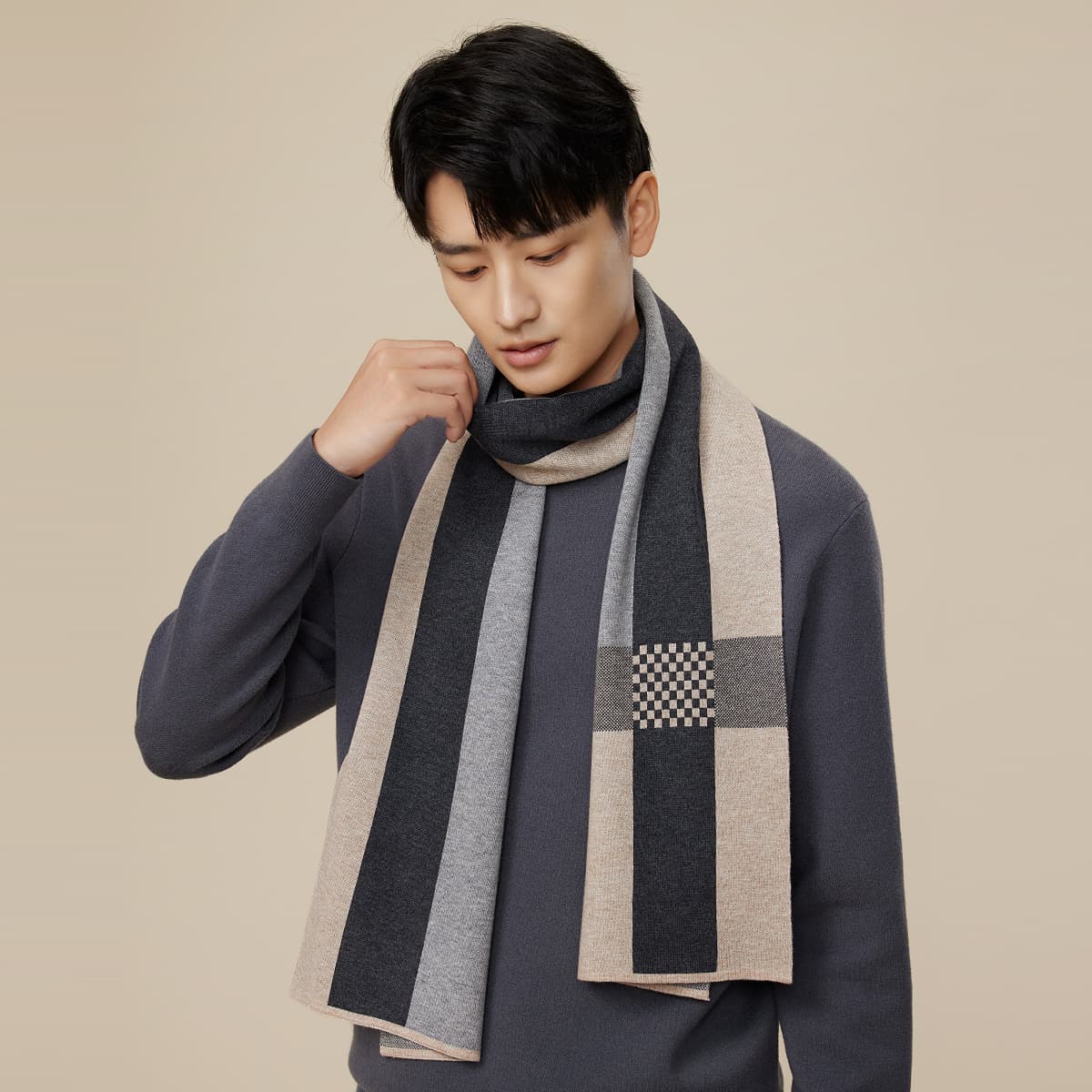 HLA содержит шерстяные шарфы унисекс