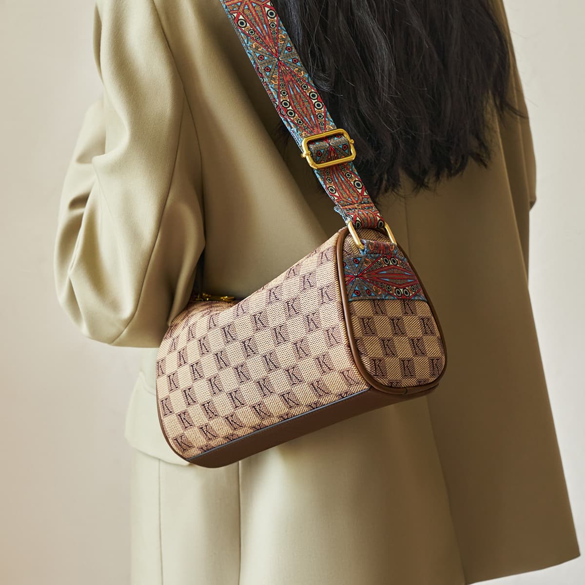 AOKANG Сумка-подушка из синтетической кожи ПВХ, сумка через плечо, сумка-цилиндр, женская сумка Boston