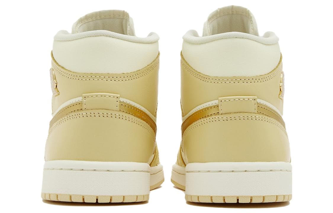 Женские кроссовки Jordan 1 Mid Se бледно-ванильного цвета с металликом и золотом
