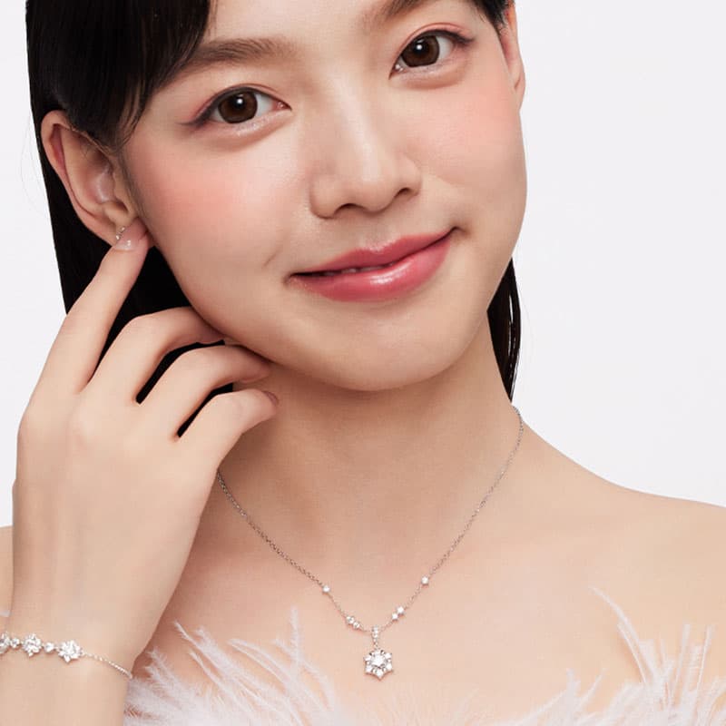 KADER S925 Серебряные ожерелья женские серебристо-белые в подарочной упаковке