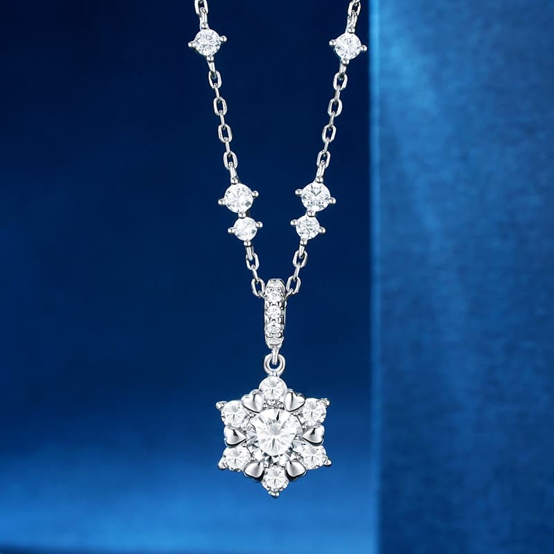 KADER S925 Серебряные ожерелья женские серебристо-белые в подарочной упаковке