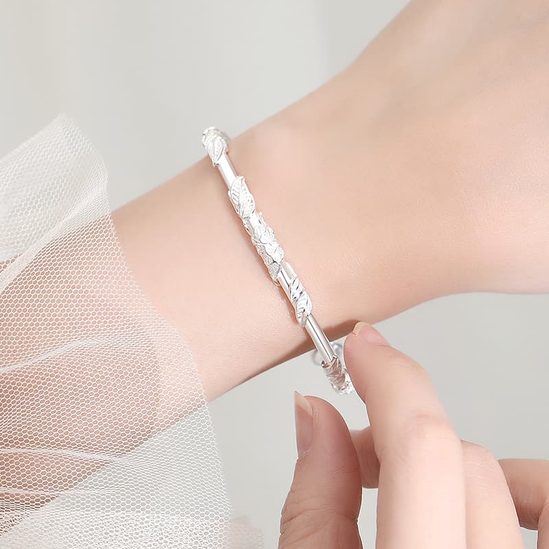 Женские изящные серебряные браслеты YINCHIE S999