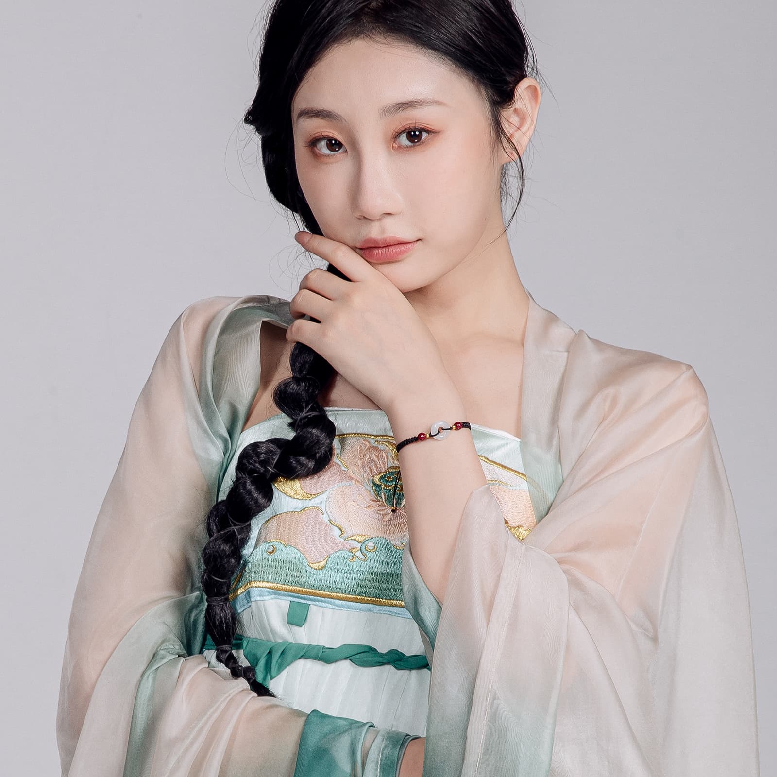 Браслеты Jodie&Kevin из нефрита с халцедоном унисекс