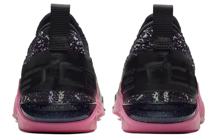 Nike React Metcon Amp «Черный огненно-розовый»