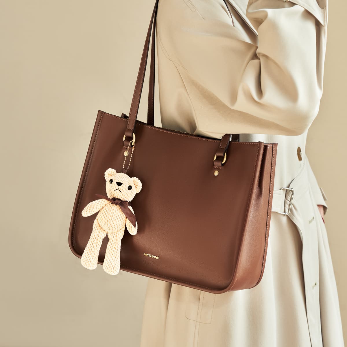 AOKANG Коровья кожа, большая сумка из синтетической кожи, сумка для покупок, сумка на плечо женская, цвет экрю/какао-кофе