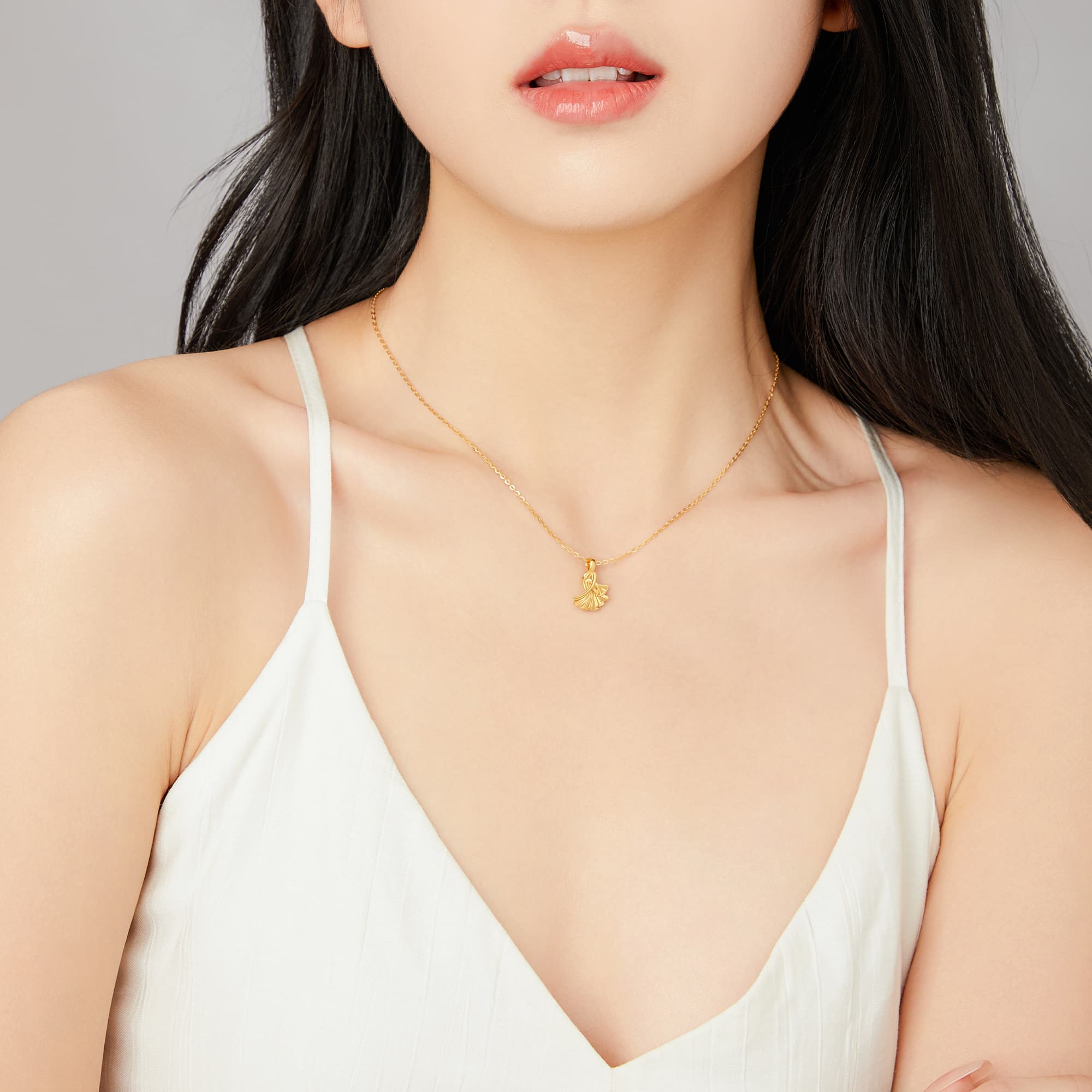 Женское золотое ожерелье Lao Feng Xiang