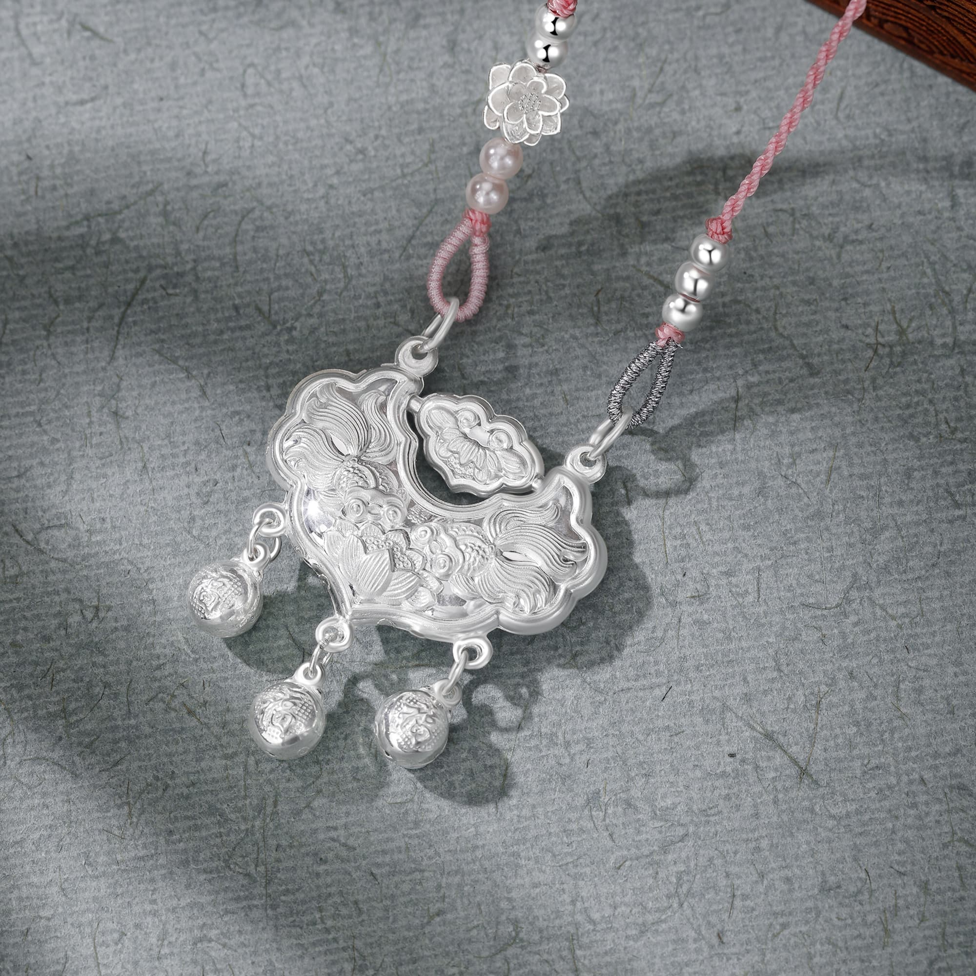 Женские ожерелья из серебра 990 пробы Lao Feng Xiang