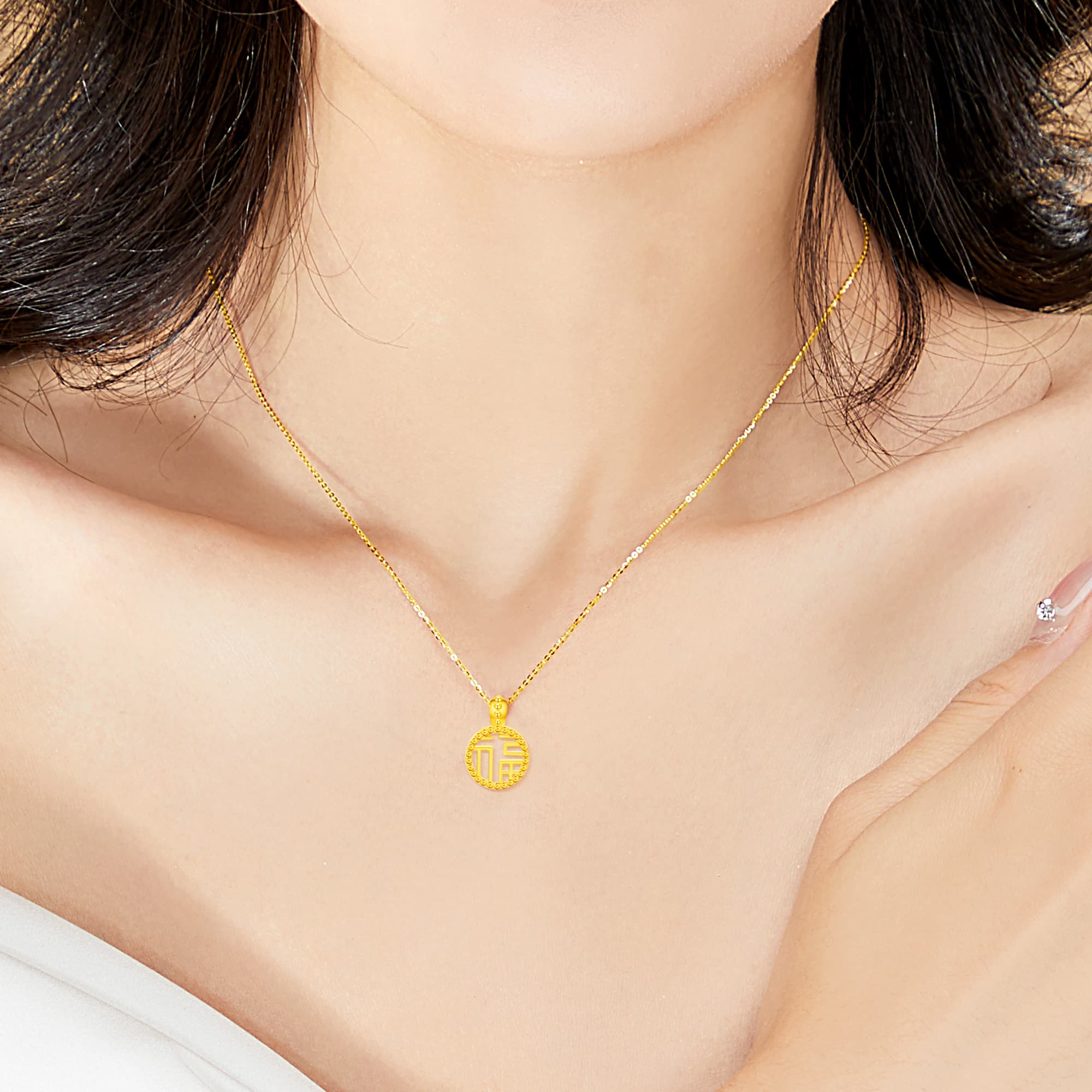 Женское золотое ожерелье Lao Feng Xiang