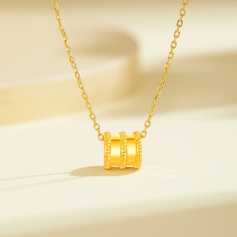 Женское золотое ожерелье Lao Feng Xiang