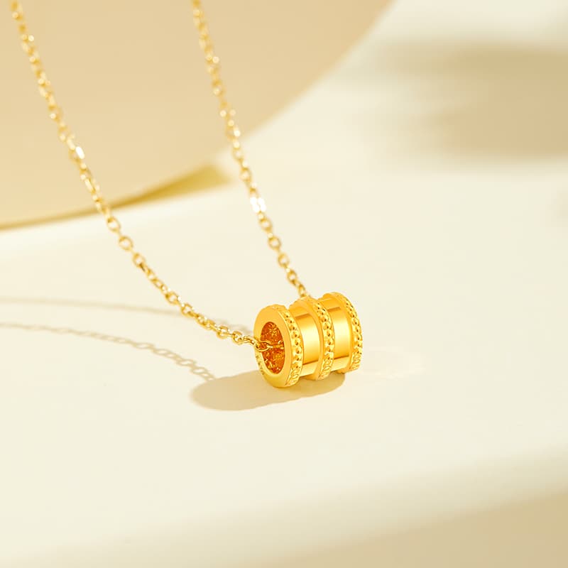 Женское золотое ожерелье Lao Feng Xiang