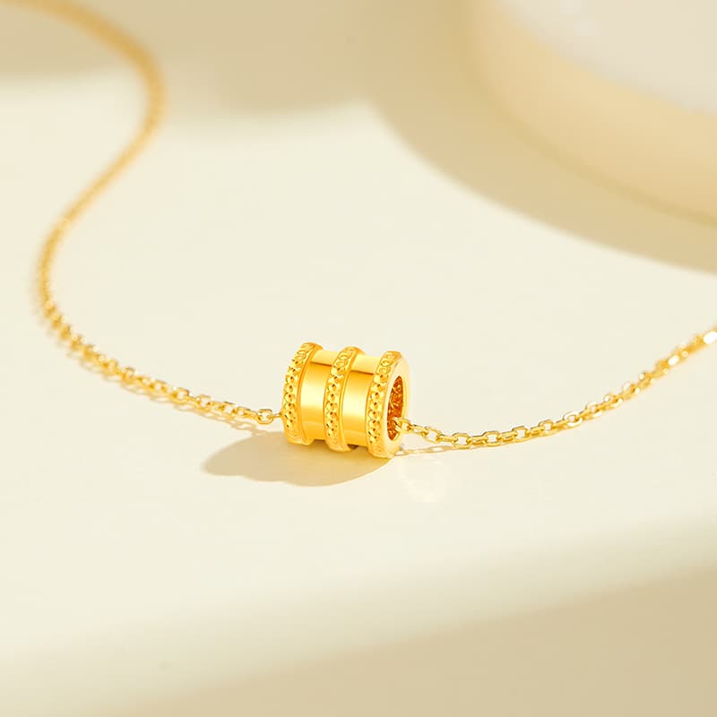 Женское золотое ожерелье Lao Feng Xiang