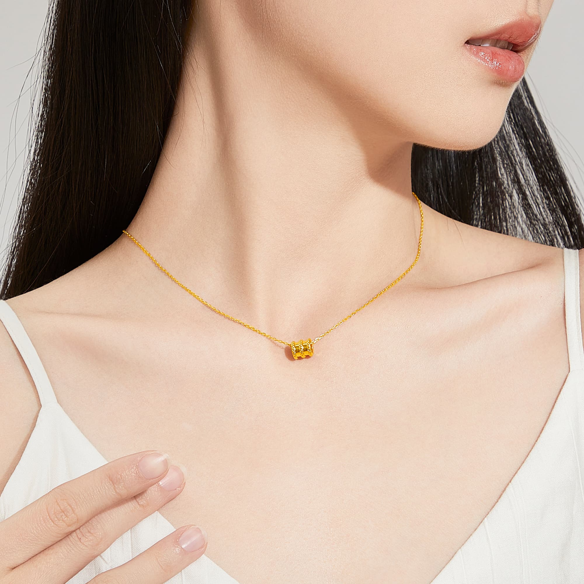 Женское золотое ожерелье Lao Feng Xiang