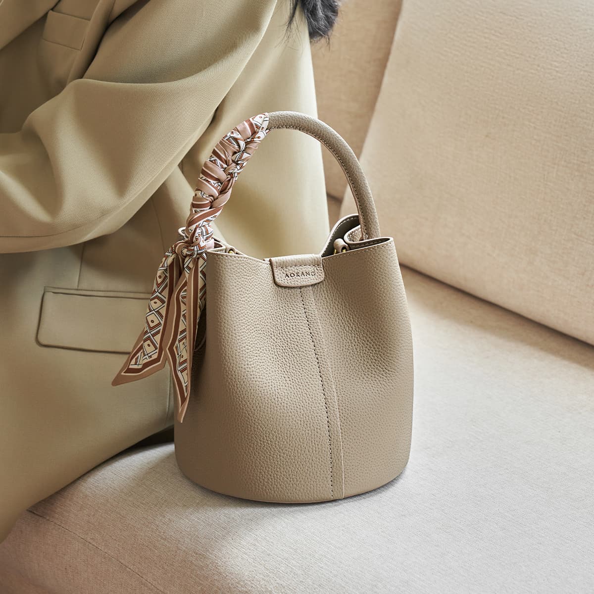 AOKANG Сумка через плечо из коровьей кожи, сумка через плечо, маленькая женская сумочка, разноцветная